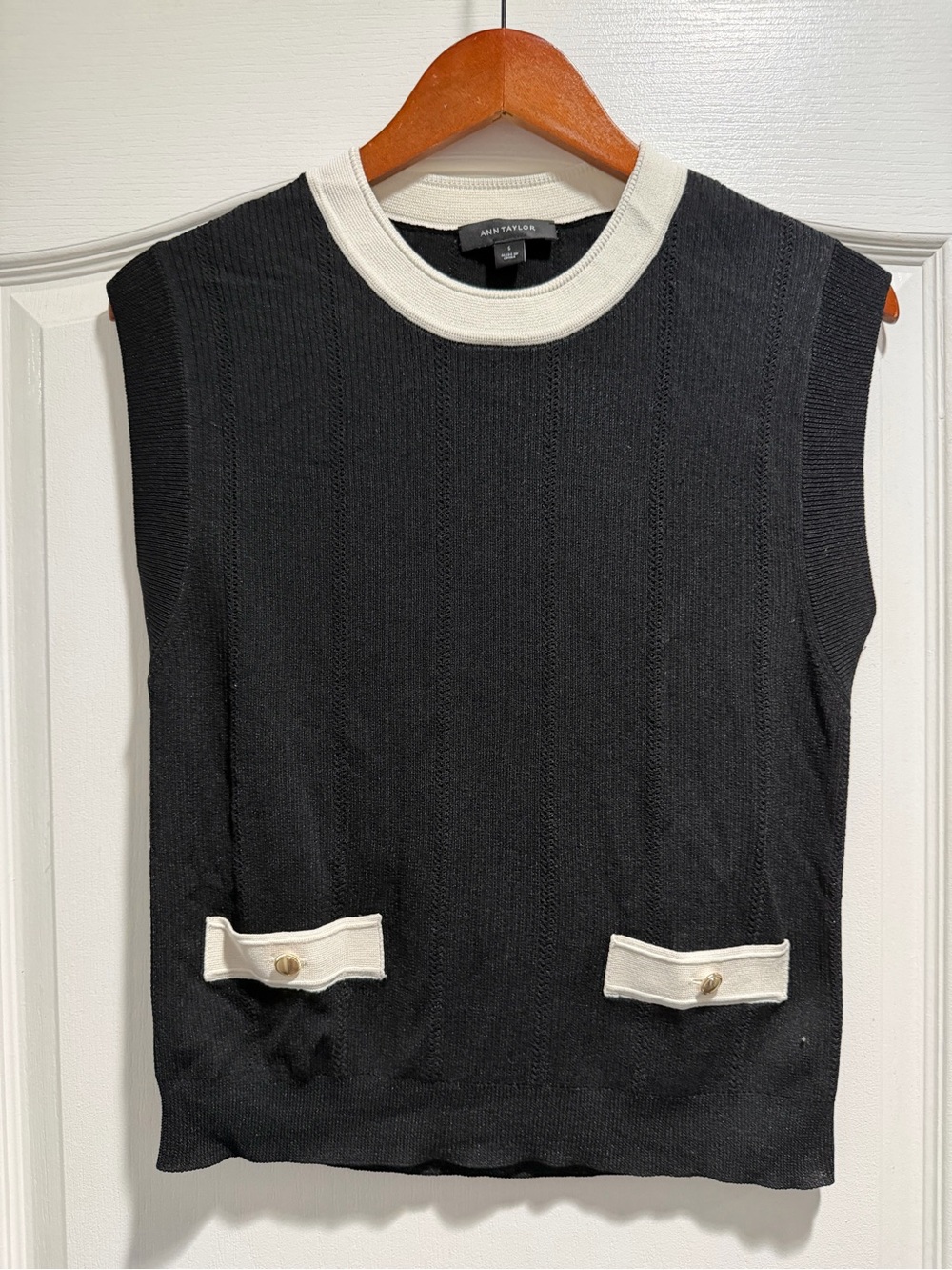 Ann Taylor Black Sleeveless Crewneck Shell with Cream Trim